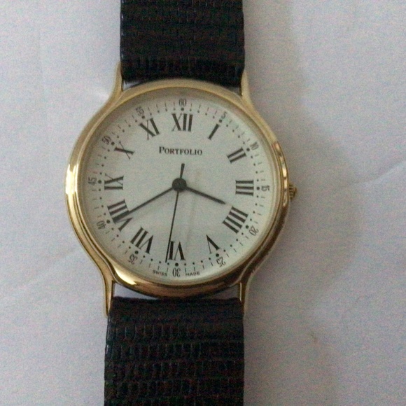 💝Tiffany & Co. Portfolio Unisex 31.75mm Gold Electroplated Quartz Watch - Picture 1 of 12